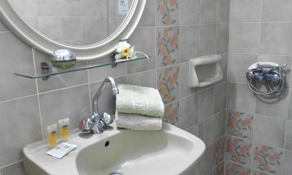 Ostria Eressos Rooms Skala Eresou Esterno foto